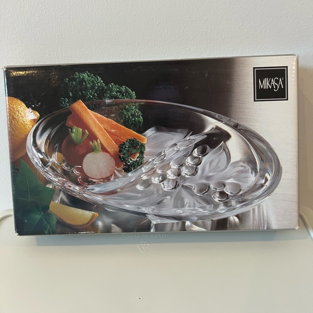 Mikasa Napa Valley Serving Dish Sectional Etched 9" Hostess Server